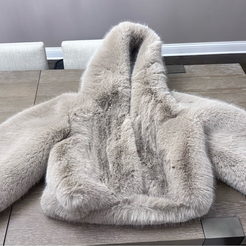 Alo Yoga Opulent Faux Fur Statement Jacket in Oat worn once